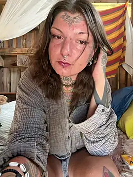Snapshot of lizzardqueeen chatting on 20, 7, 2026 lizzardqueeen online show from 20, 7, 2026