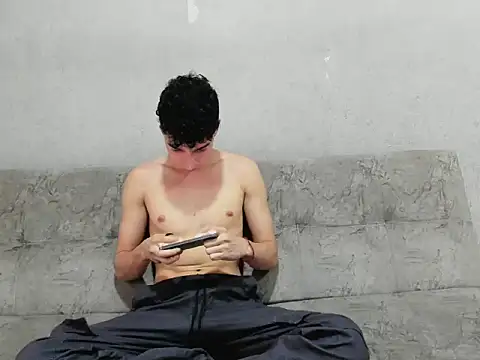 Snapshot of anjel_cute18 chatting on 29, 9, 2025 anjel cute18 online show from 29, 9, 2025