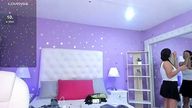 scarlette 15  online show from 13, 9, 2025