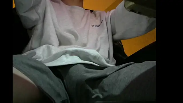 Snapshot of Ray175oo chatting on 3, 2, 2025 Ray175oo online show from 3, 2, 2025