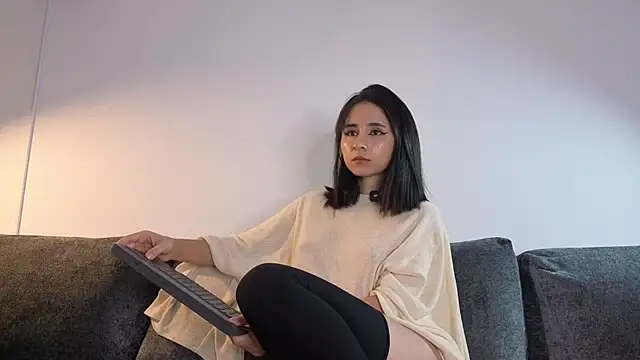 Snapshot of angelinepossy chatting on 3, 5, 2026 angelinepossy online show from 3, 5, 2026