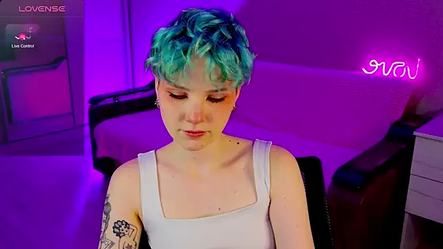 Snapshot of School_Love chatting on 9, 12, 2024 School Love online show from 9, 12, 2024