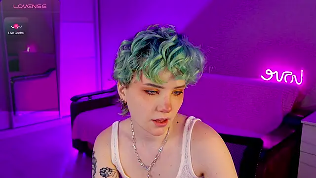 Snapshot of School_Love chatting on 5, 1, 2025 School Love online show from 5, 1, 2025