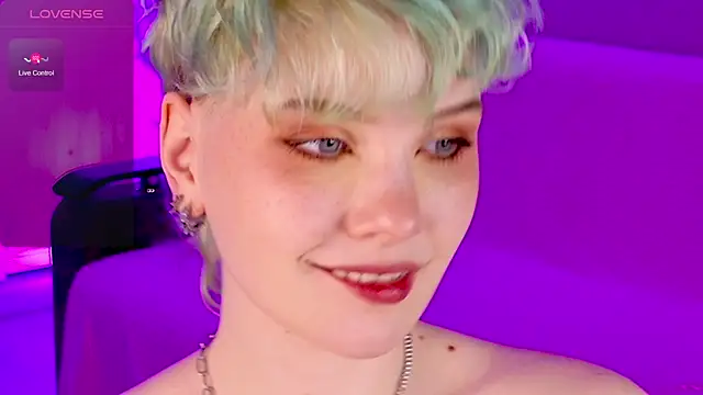 Snapshot of School_Love chatting on 12, 3, 2025 School Love online show from 12, 3, 2025