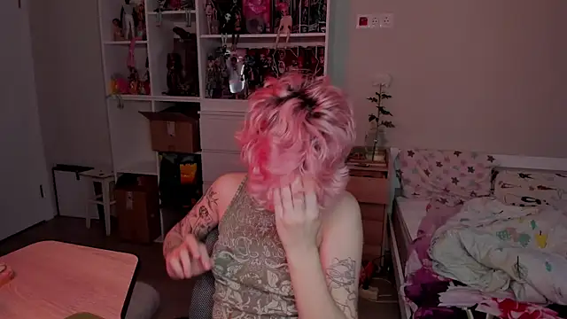 School Love online show from 19, 11, 2025