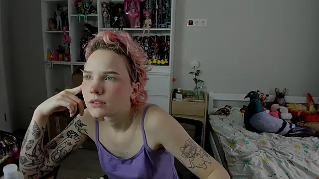 School Love online show from 23, 11, 2025