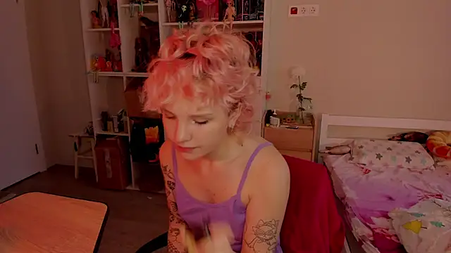 School Love online show from 24, 11, 2025