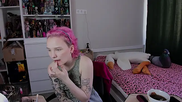 School Love online show from 7, 3, 2026