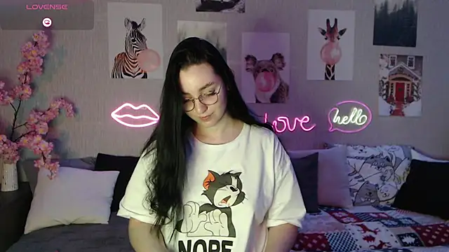 Snapshot of Fluffy_Tiffy chatting on 17, 2, 2025 Fluffy Tiffy online show from 17, 2, 2025