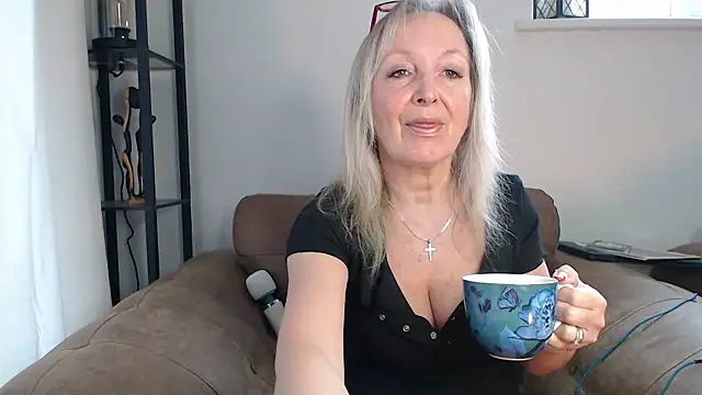 Snapshot of Ladystargazer1966 chatting on 2, 12, 2024 Ladystargazer1966 online show from 2, 12, 2024