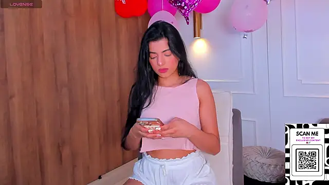 Chrishell  online show from 16, 2, 2025