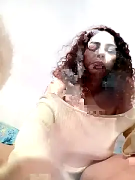 Mommy-Hot online show from 3, 11, 2025