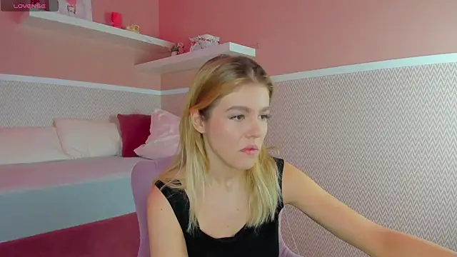 Snapshot of Anna_Robinson chatting on 20, 12, 2024 Anna Robinson online show from 20, 12, 2024