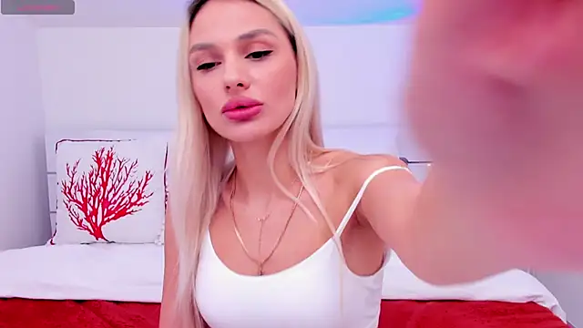 Snapshot of MissLoou chatting on 28, 1, 2025 MissLoou online show from 28, 1, 2025