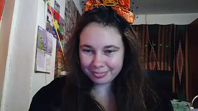 Cora Maro online show from 2, 11, 2025