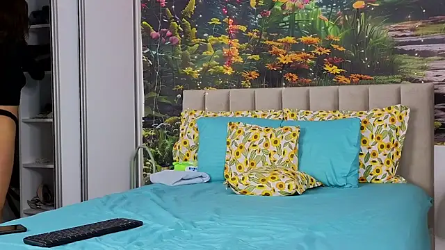 MadameDeFeu online show from 17, 2, 2025