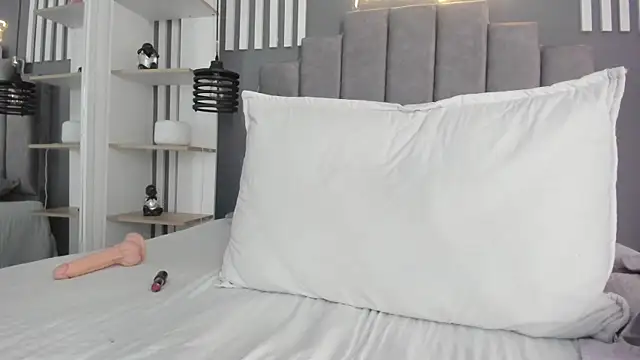 gabriela  gomez online show from 17, 2, 2025