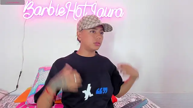 Snapshot of BarbieHotLaura chatting on 22, 3, 2025 BarbieHotLaura online show from 22, 3, 2025