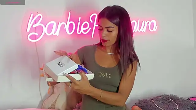 Snapshot of BarbieHotLaura chatting on 22, 9, 2025 BarbieHotLaura online show from 22, 9, 2025