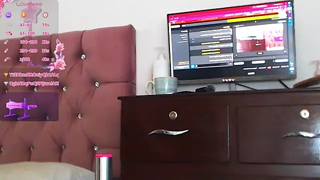 Gaby Vegaa online show from 1, 3, 2025