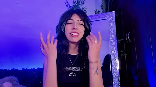 Nyx nayla online show from 15, 10, 2025