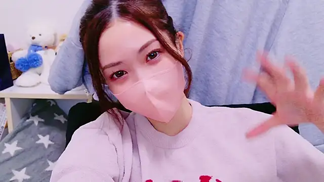 Snapshot of oxo_yuna_oxo chatting on 5, 1, 2025 oxo yuna oxo online show from 5, 1, 2025