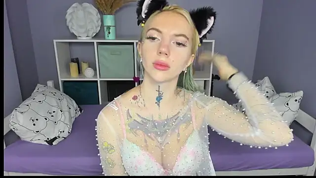 AnneTenet online show from 7, 2, 2025