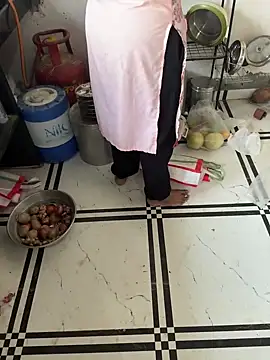 xyztopbeing online show from 10, 1, 2025