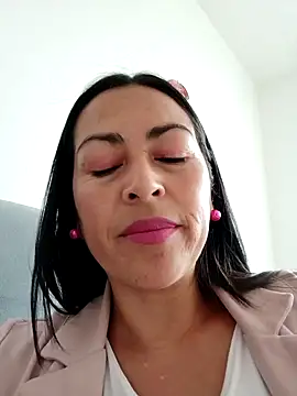 Snapshot of MARIANA-12_ chatting on 6, 2, 2025 MARIANA-12 online show from 6, 2, 2025