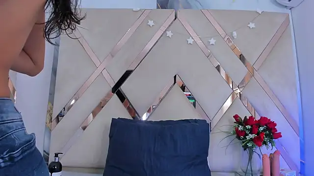 ninaht online show from 17, 11, 2025