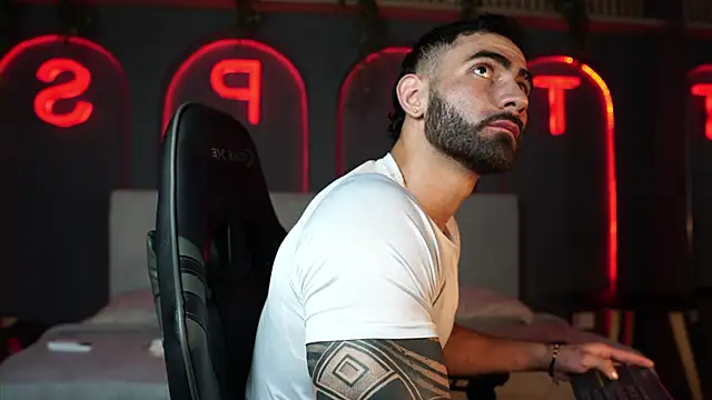 Austin bolt online show from 4, 2, 2026