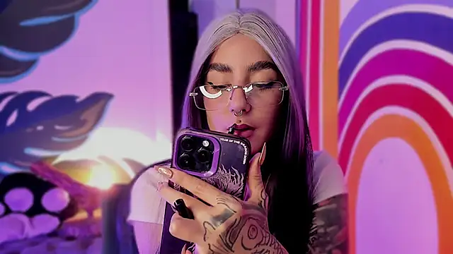 Snapshot of Alice_woodville chatting on 16, 9, 2025 Alice woodville online show from 16, 9, 2025