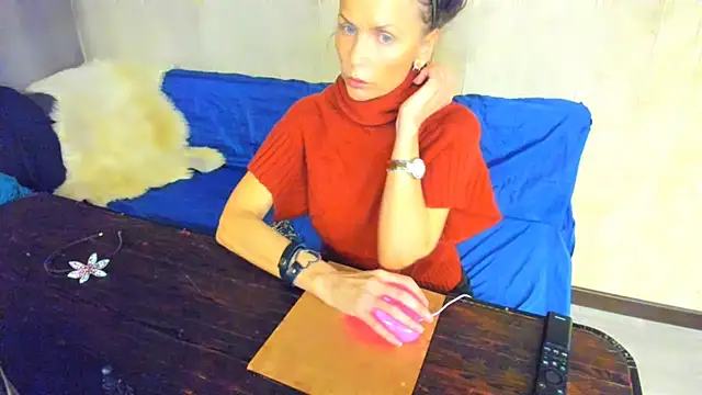 Elizabe th online show from 24, 7, 2026