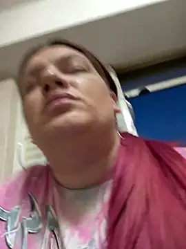 Snapshot of MelanieBrownn chatting on 12, 3, 2025 MelanieBrownn online show from 12, 3, 2025