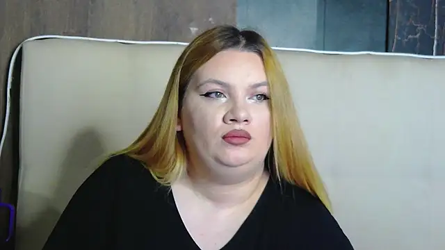 MelanieBrownn online show from 19, 12, 2025