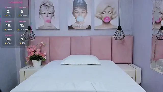 Sensual Sophie  online show from 17, 12, 2025