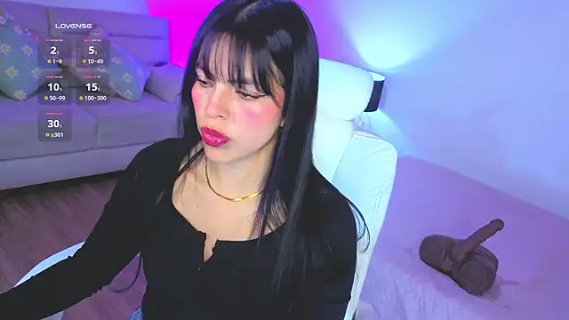 Eliie Ruizz online show from 4, 4, 2026