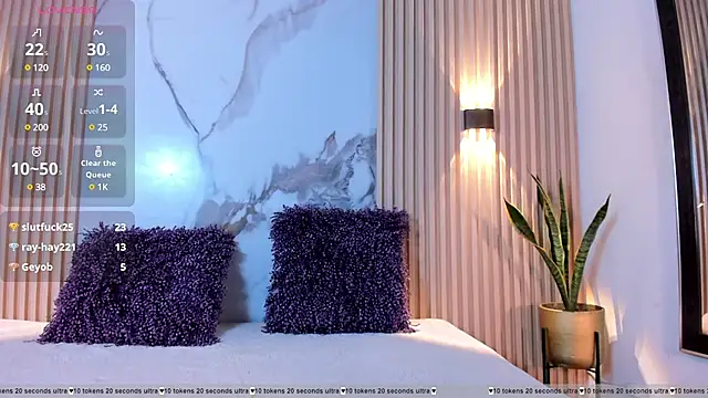 Snapshot of valentina_lux chatting on 6, 2, 2025 valentina lux online show from 6, 2, 2025