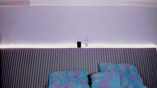 valentina lux online show from 9, 1, 2026