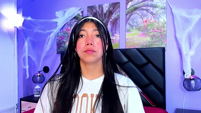 KimberlyVillaLobos online show from 21, 10, 2025