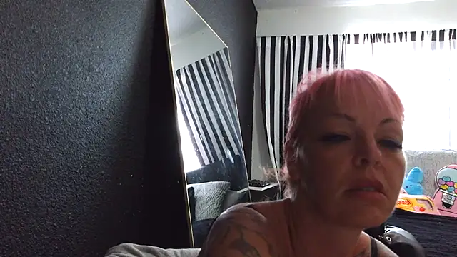 Snapshot of rileyraerhoads chatting on 27, 9, 2025 rileyraerhoads online show from 27, 9, 2025