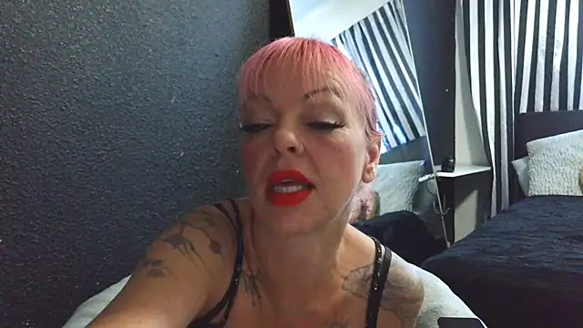 Snapshot of rileyraerhoads chatting on 30, 9, 2025 rileyraerhoads online show from 30, 9, 2025