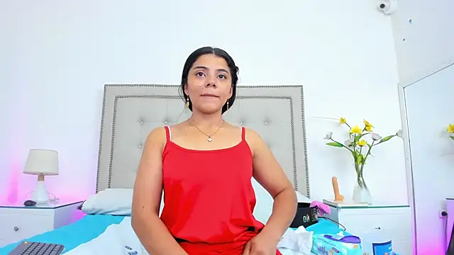 JulieeHabubu online show from 4, 4, 2026