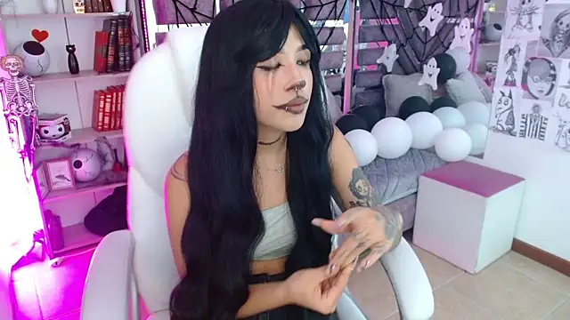 AliceWalker 11 online show from 28, 10, 2025