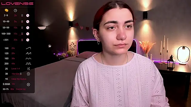 hannacheekss  online show from 30, 6, 2026