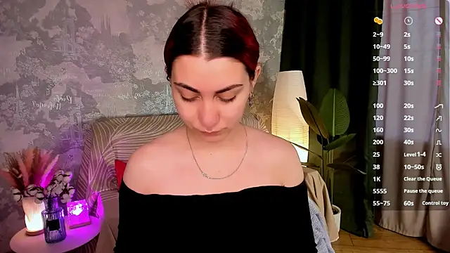 hannacheekss  online show from 15, 7, 2026