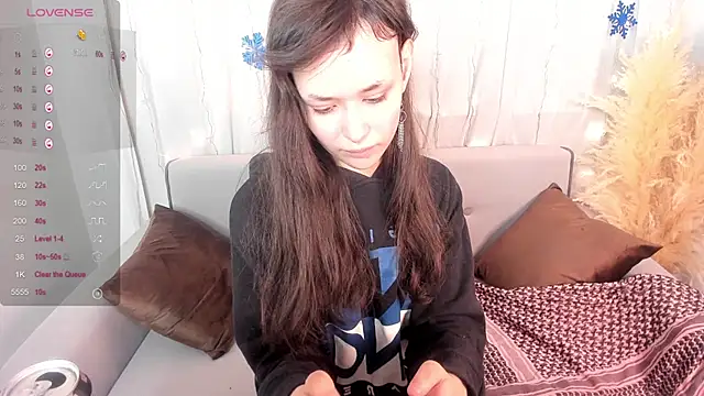 Emily Strikeee online show from 25, 12, 2024