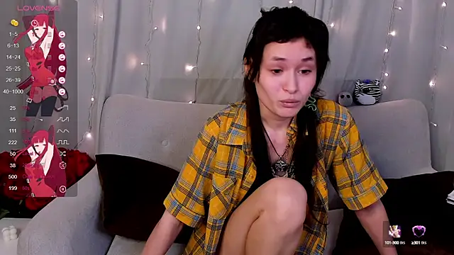 Emily Strikeee online show from 1, 3, 2025