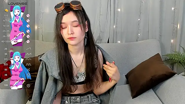 Emily Strikeee online show from 17, 3, 2025