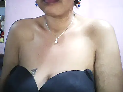 Snapshot of layanah12 chatting on 16, 9, 2025 layanah12 online show from 16, 9, 2025
